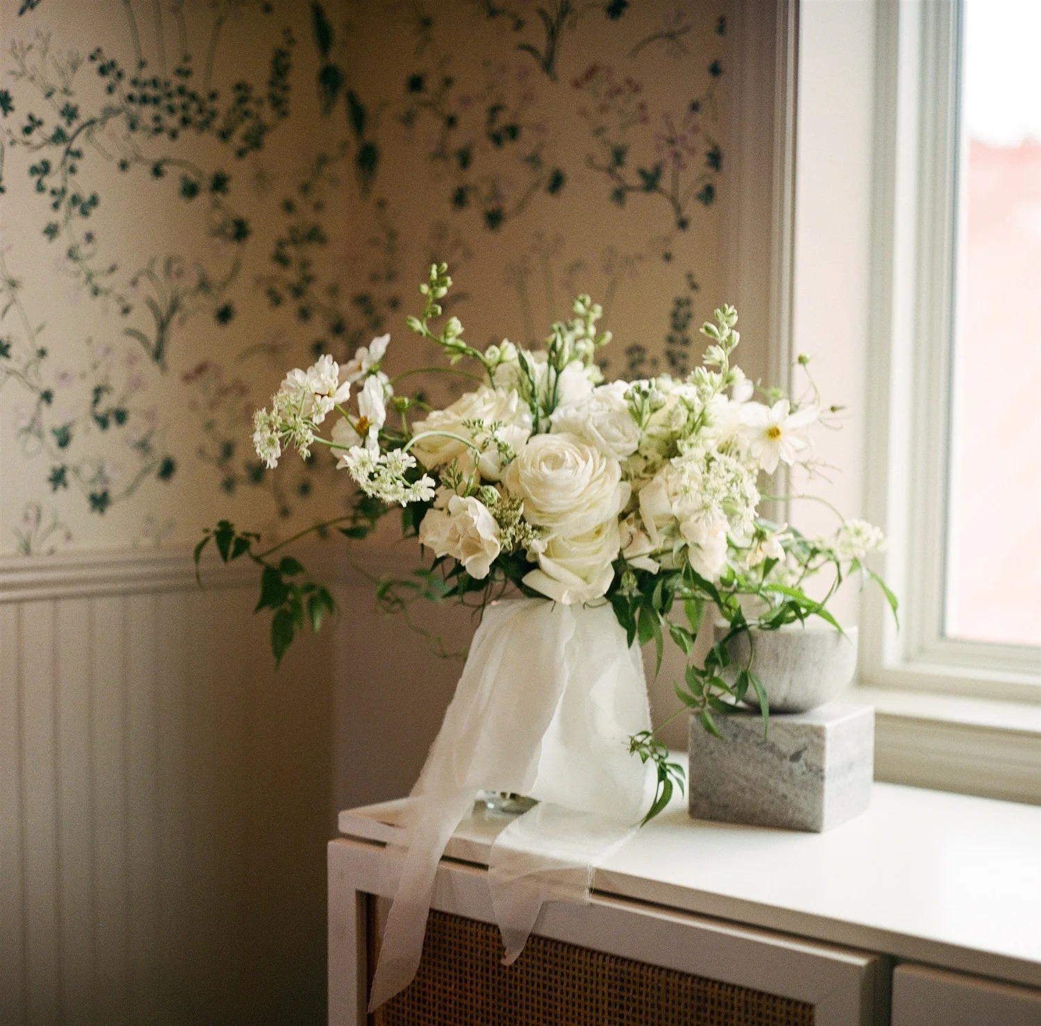 Bride and groom with lush bridal bouquet, Nashville wedding